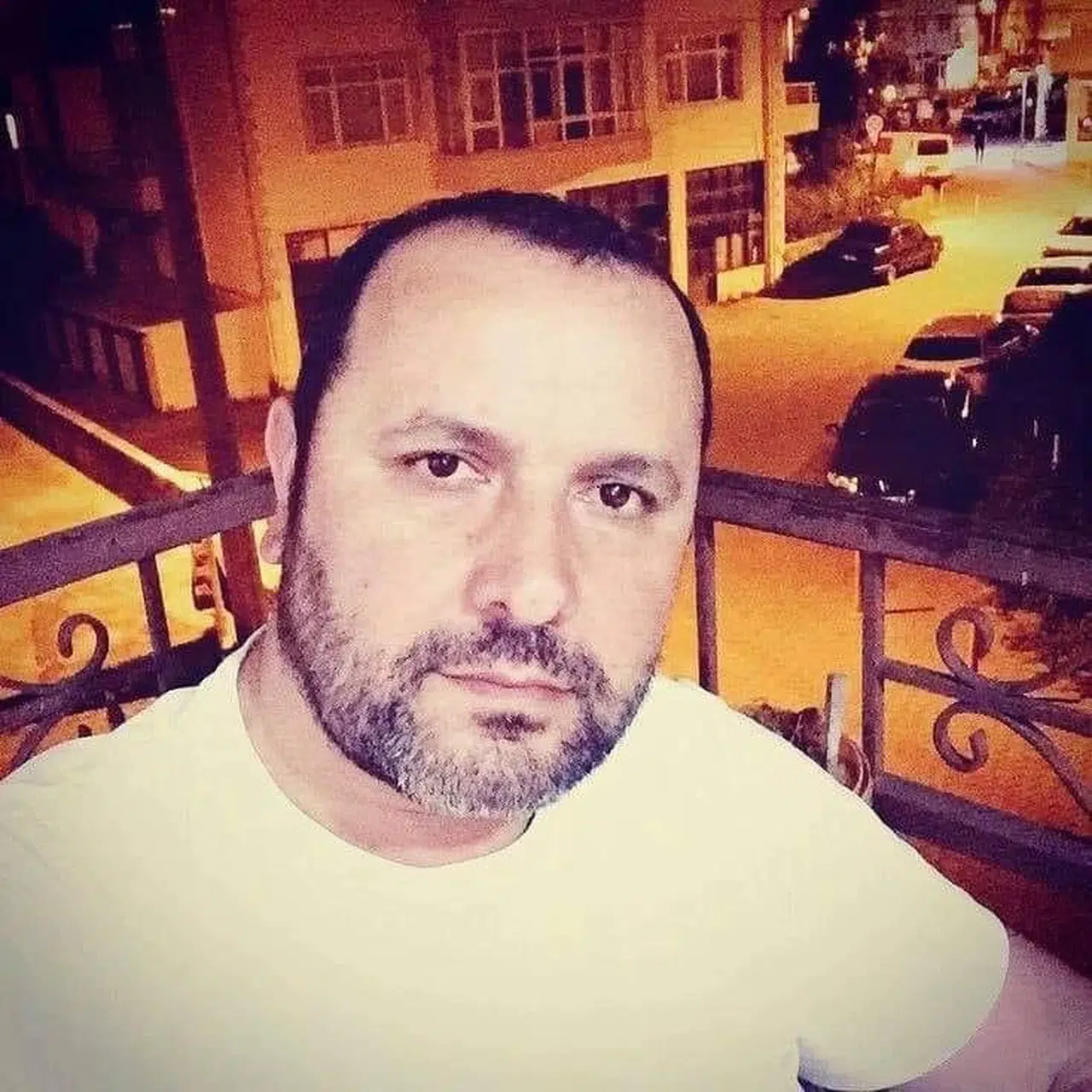 Babasını öldürüp, annesini yaralayan sanığa müebbet hapis