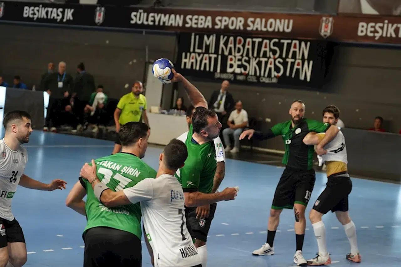 Hentbol Süper Ligi'nin final serisinde Beşiktaş Safi Çimento, 2-0 öne geçti