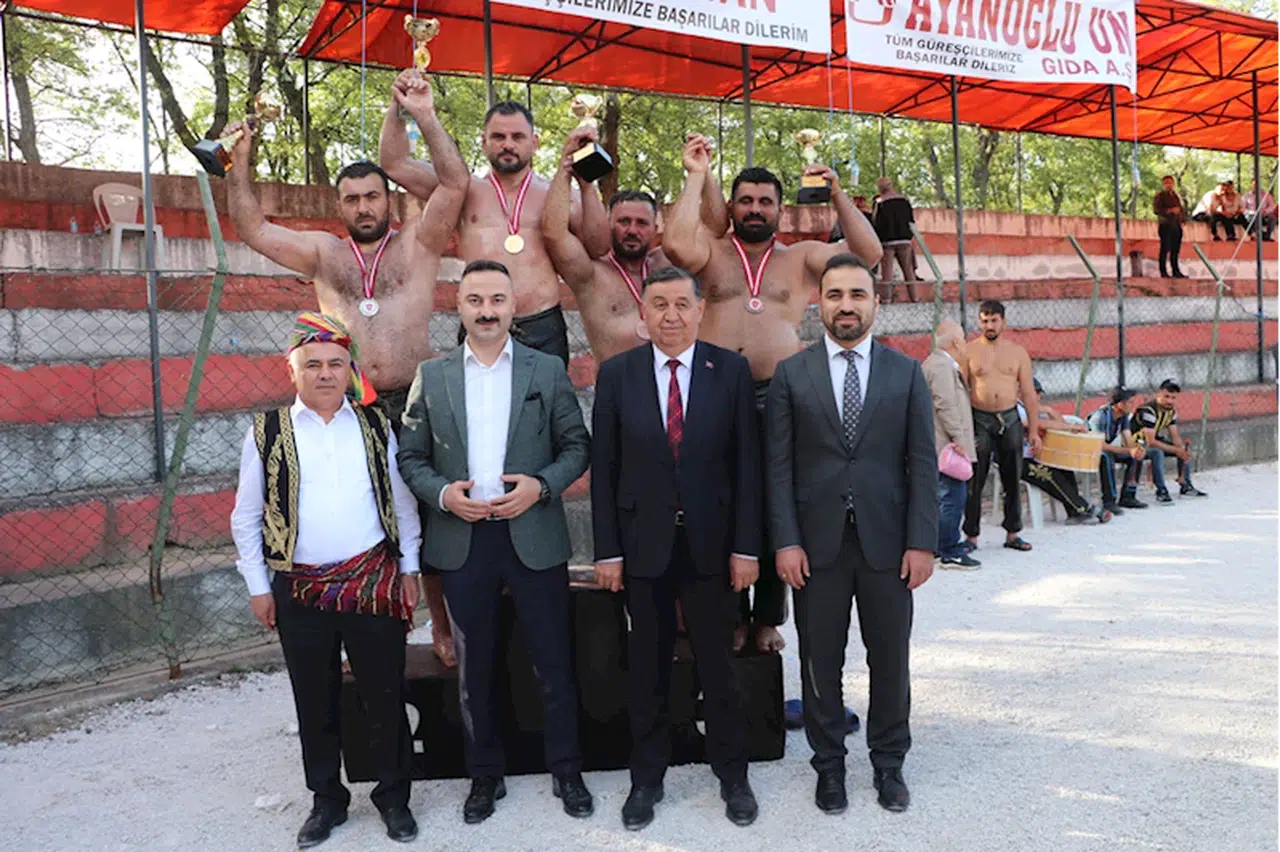 Karadeniz Kırkpınarı Yağlı Pehlivan Güreşleri'nde başpehlivan Recep Kasnak oldu