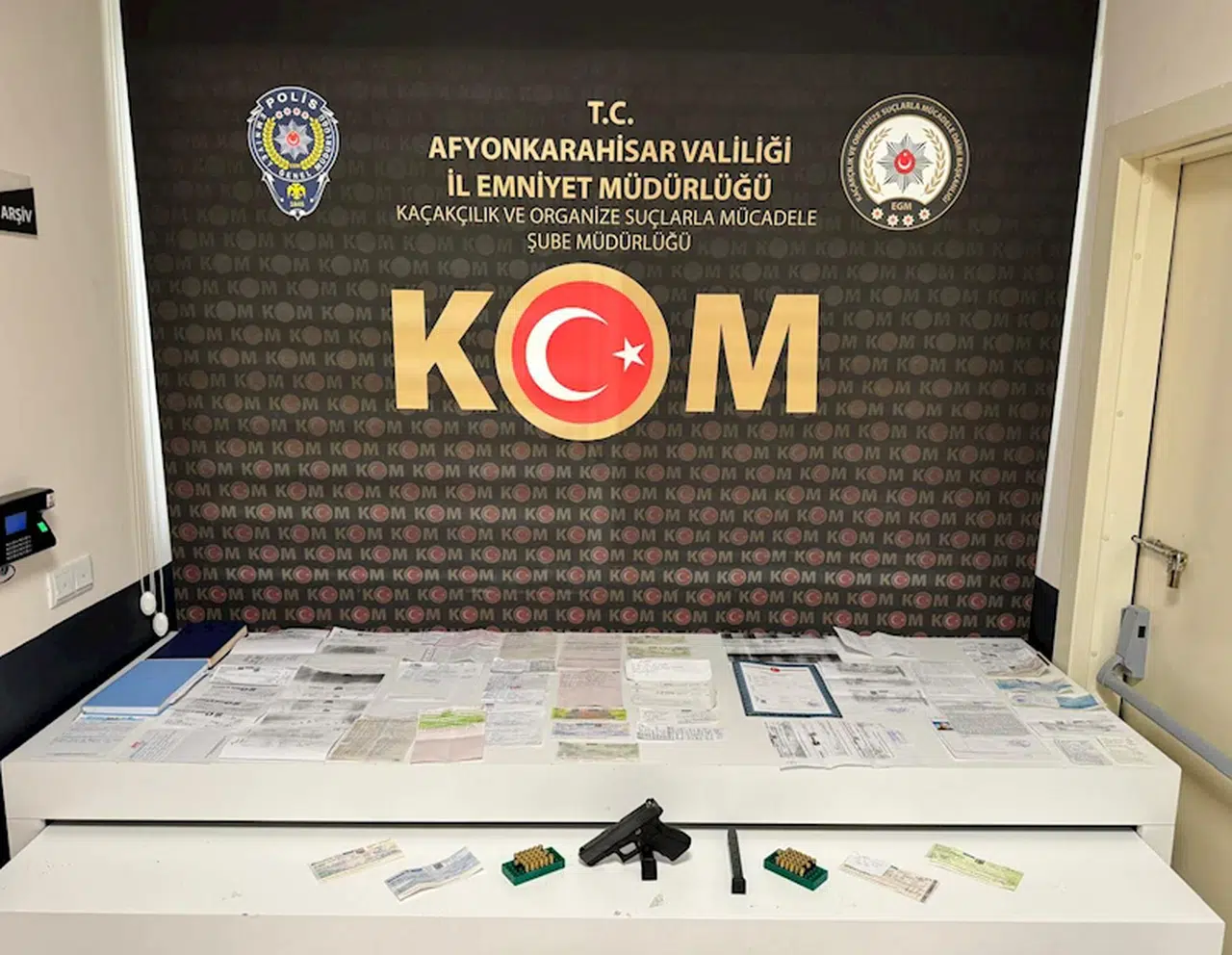 Afyonkarahisar'da tefecilik operasyonunda 9 gözaltı