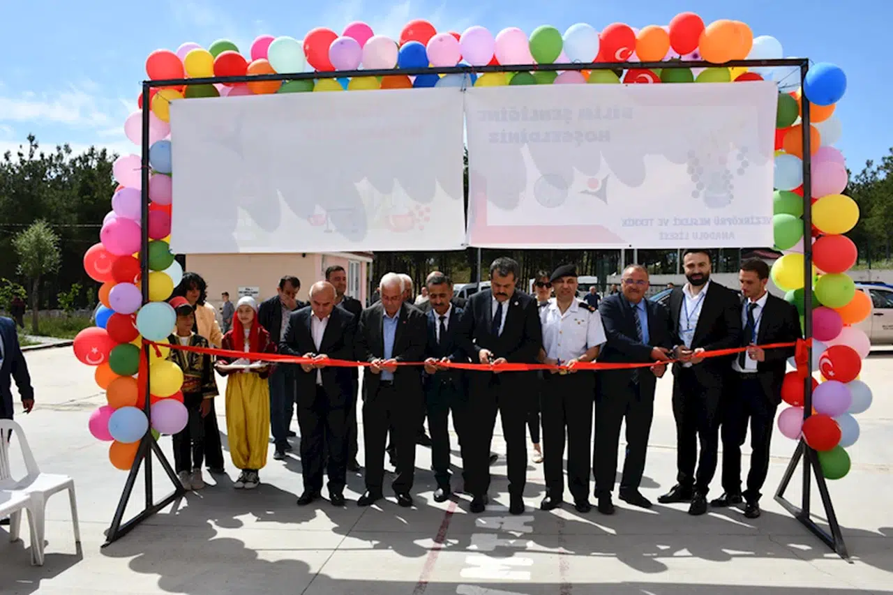 Vezirköprü'de TÜBİTAK 4006 Bilim Fuarı açıldı