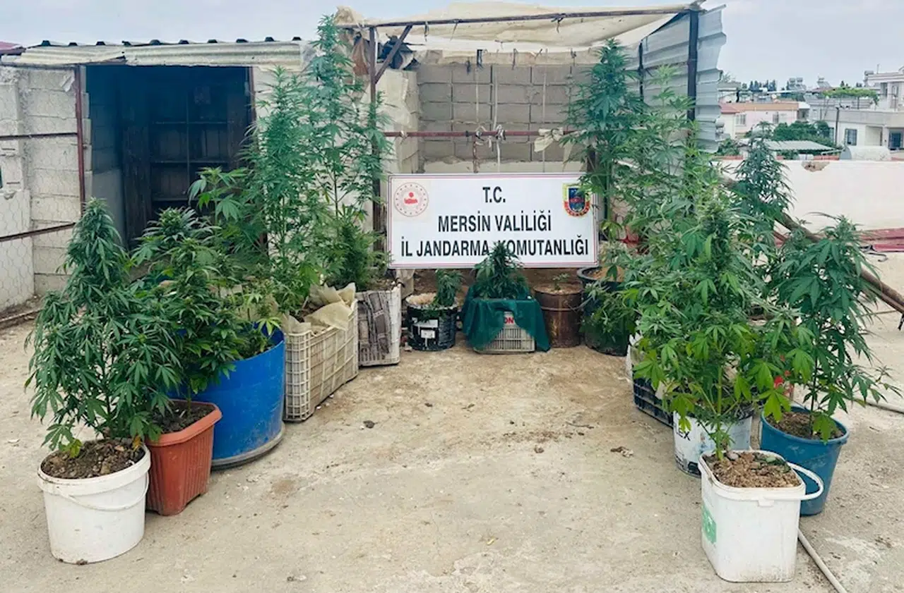 Mersin’de uyuşturucu madde operasyonu; 2 gözaltı