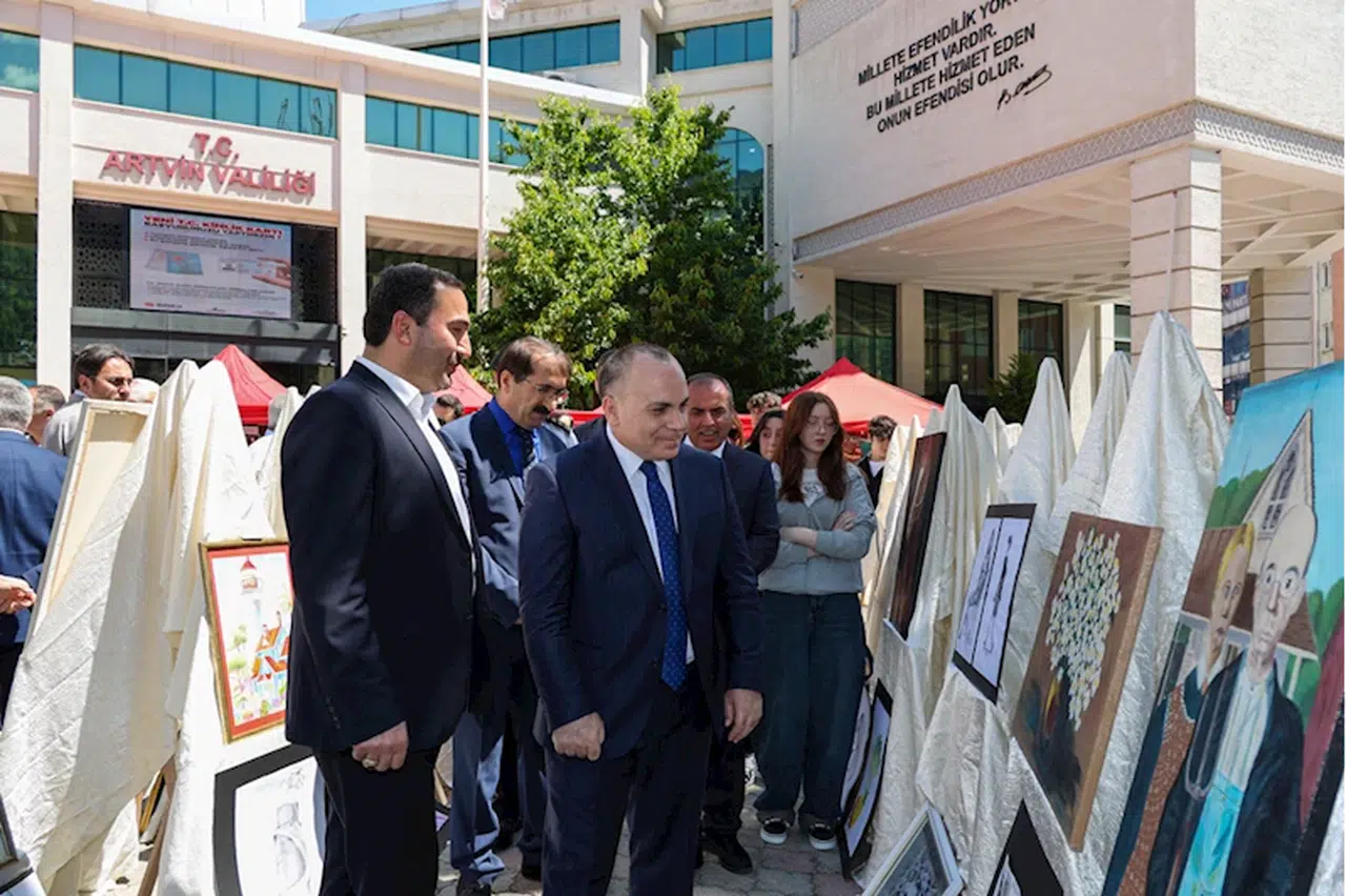 Artvin Güzel Sanatlar Lisesi yıl sonu  sergisi açıldı