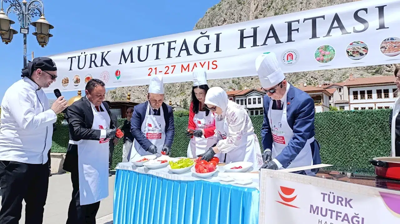Amasya’da, Türk Mutfağı Haftası'nda vali ve belediye başkanı önlükleri takıp  “Şehzade Kebabı” yaptı