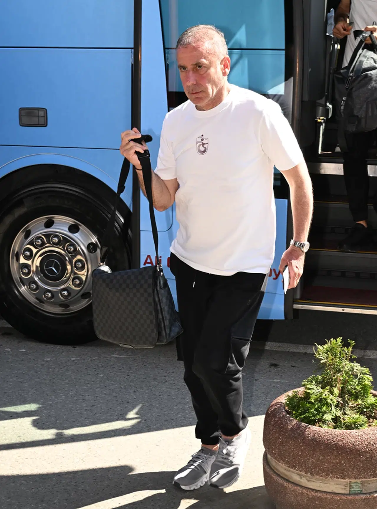 Trabzonspor, Beşiktaş maçı için İstanbul'a gitti