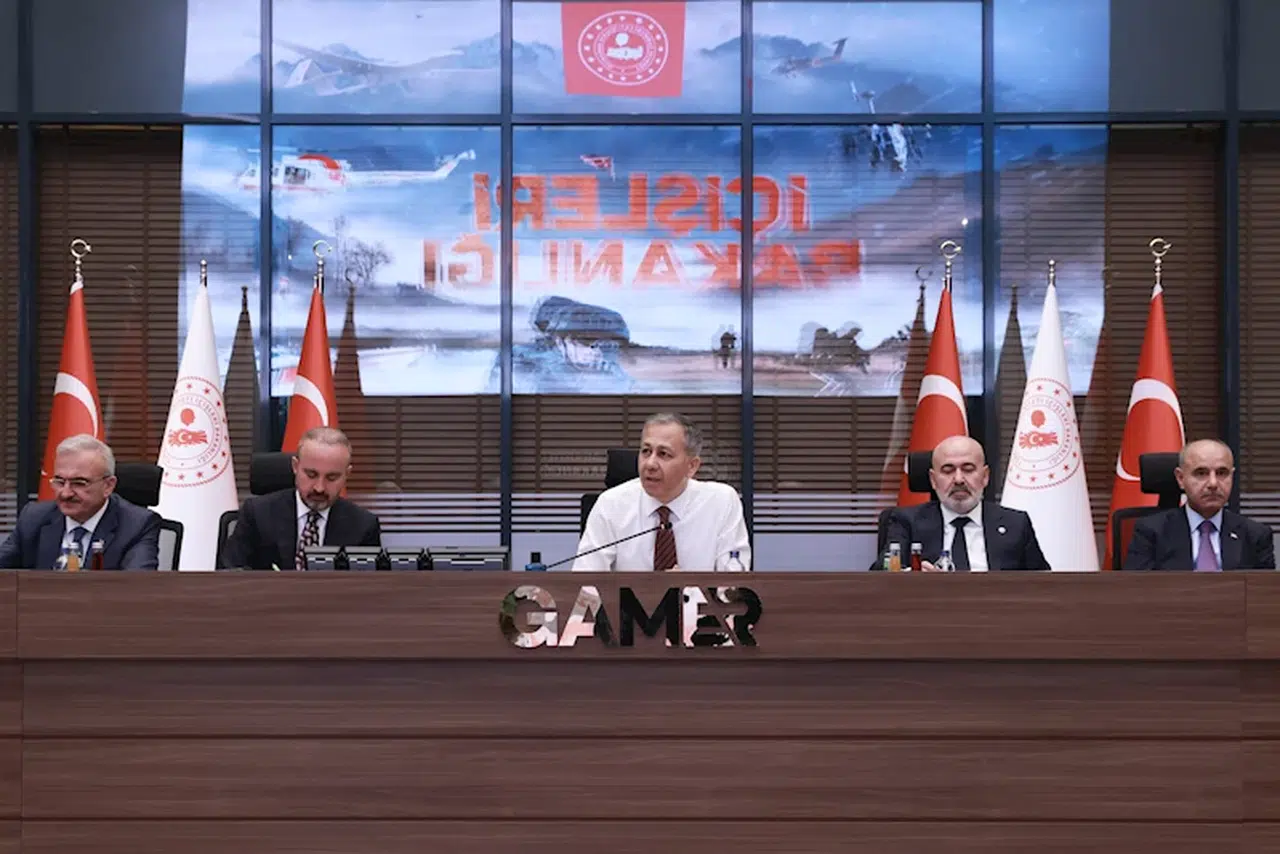 Bakan Yerlikaya, Doğu ve Güneydoğu Anadolu bölgesinin milletvekilleriyle bir araya geldi