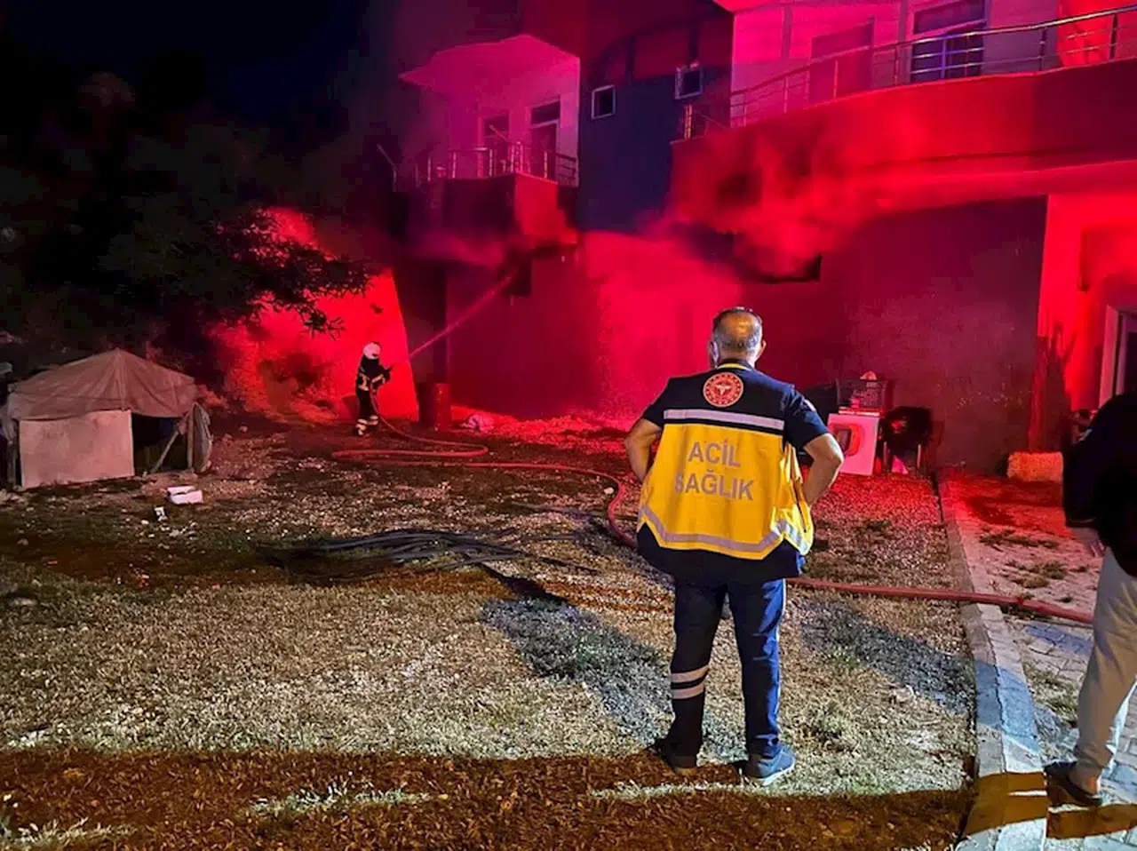 Adıyaman'da tütün ambarında yangın