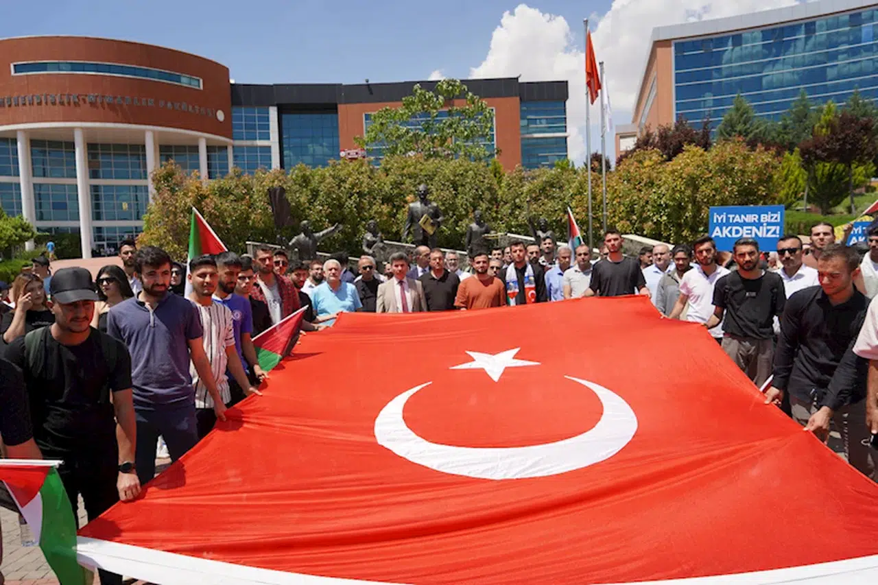 Kilis'te üniversite öğrencileri Filistin için yürüyüş