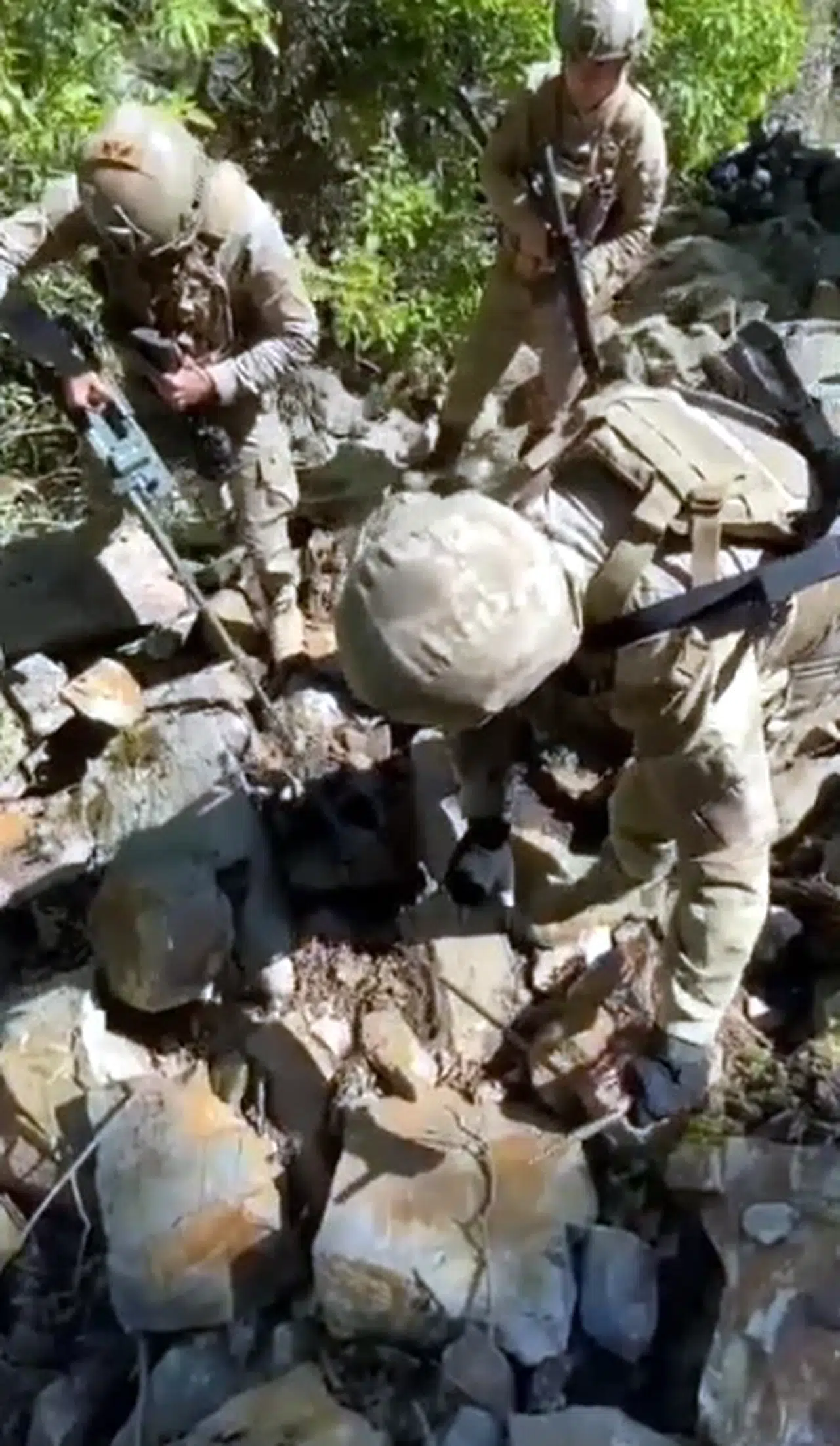 Bitlis’te terör örgütünün mühimmat ve yaşam malzemesi ele geçirdi