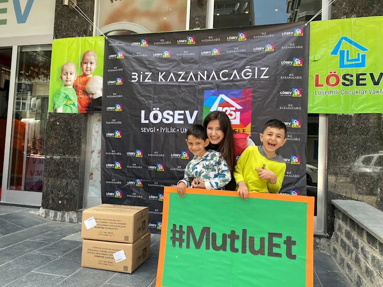 LÖSEV ile 'Mutlu Et'