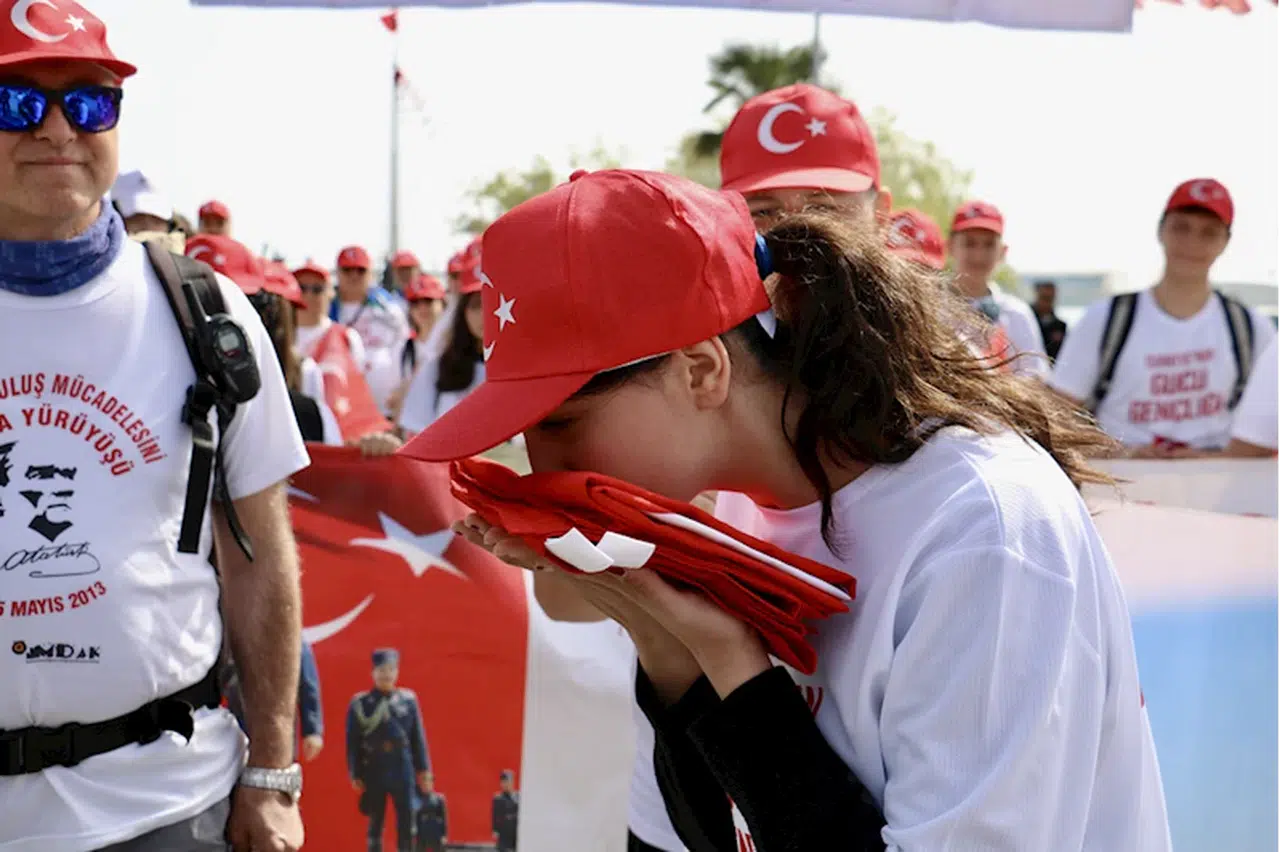 Atatürk'ün Samsun'dan Havza'ya gittiği yolu gençler, Türk bayrağıyla yürüyecek