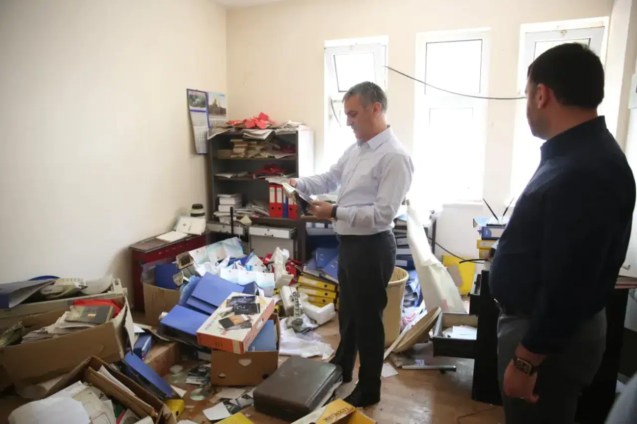 "Yomra Belediye Başkanı Tarihi Binaları ve Arşiv Düzenlemesini Gündeme Aldı"