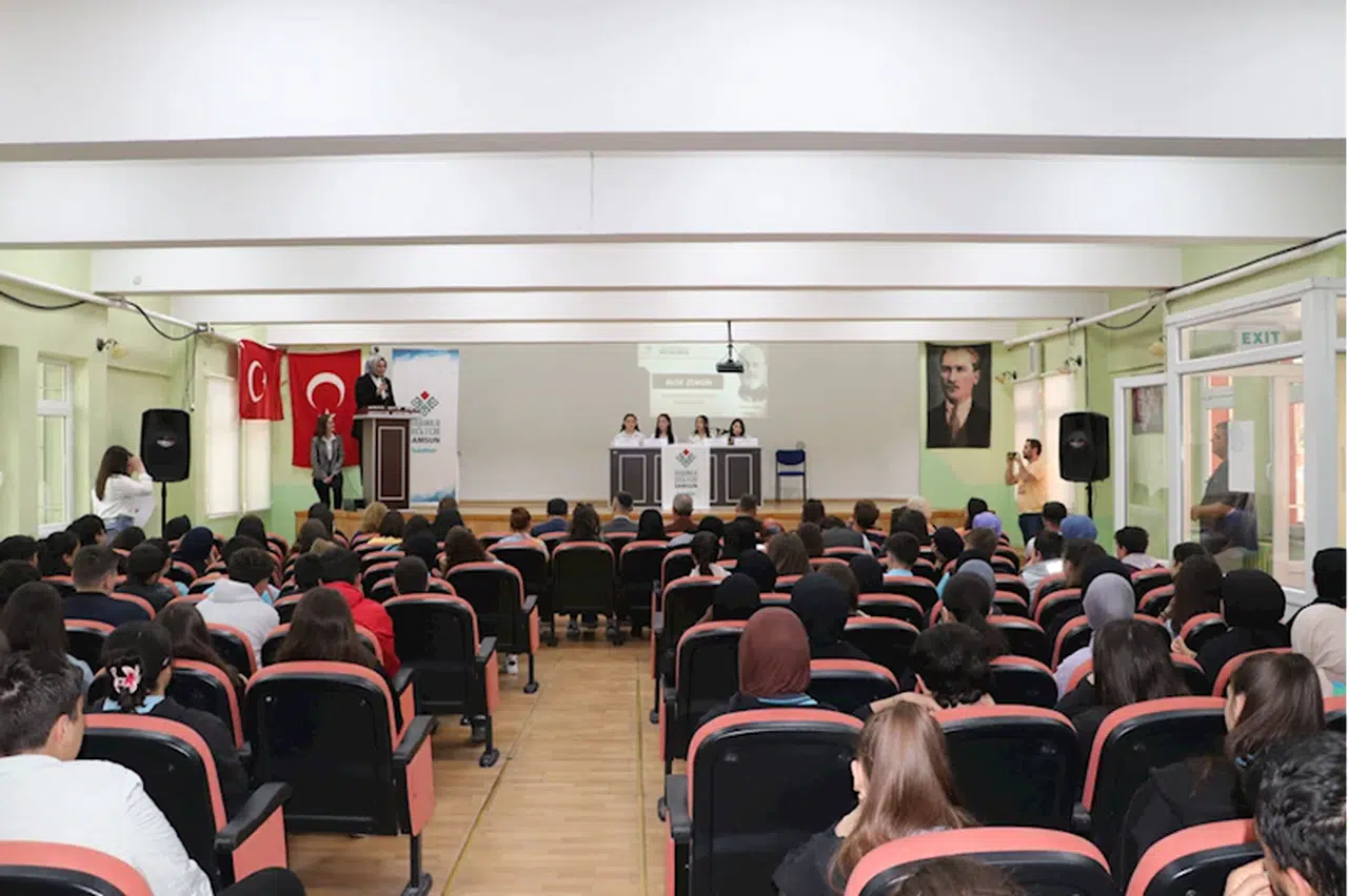 Havza'da "Hikayemizin Yarım Asırlık Yerli Sesi: Mustafa Kutlu" paneli düzenlendi