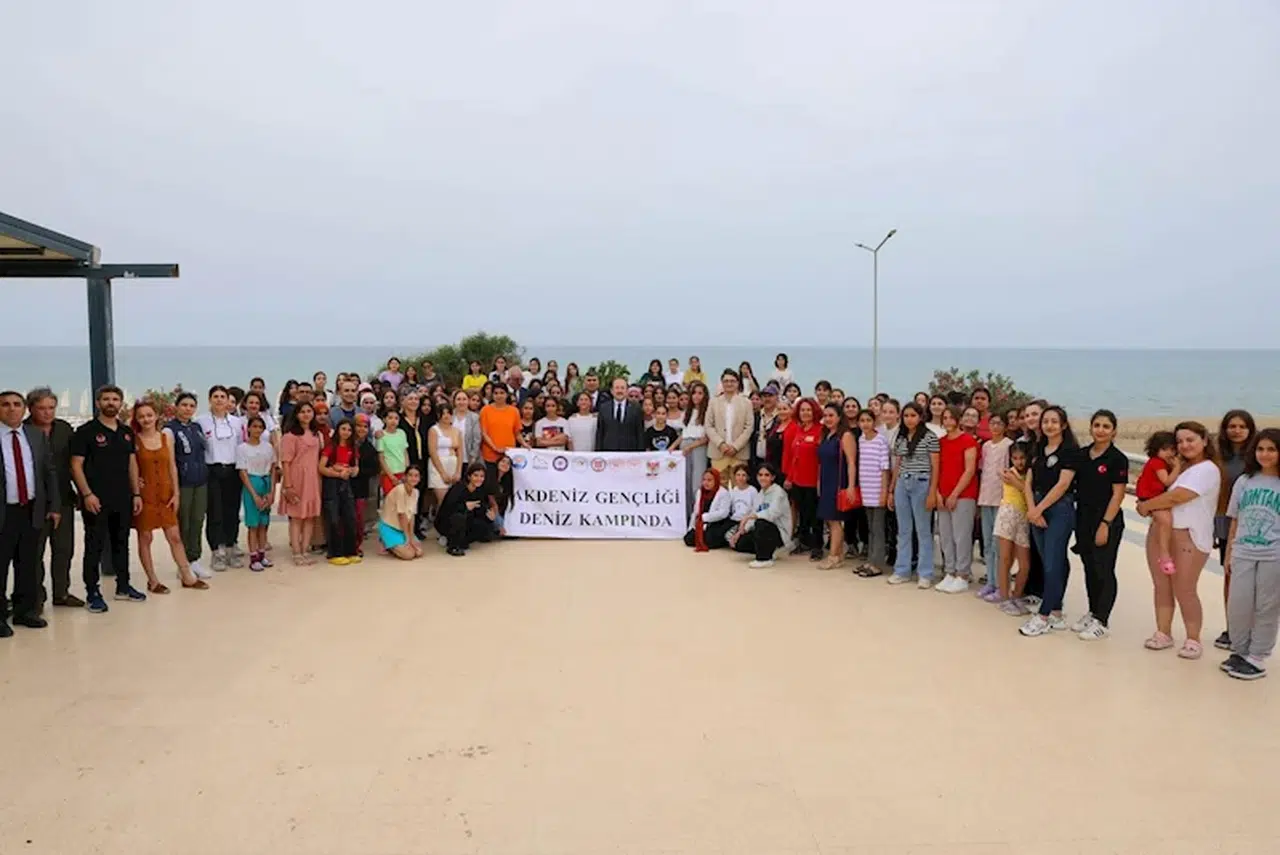 Vali Pehlivan'dan gençlere ziyaret 