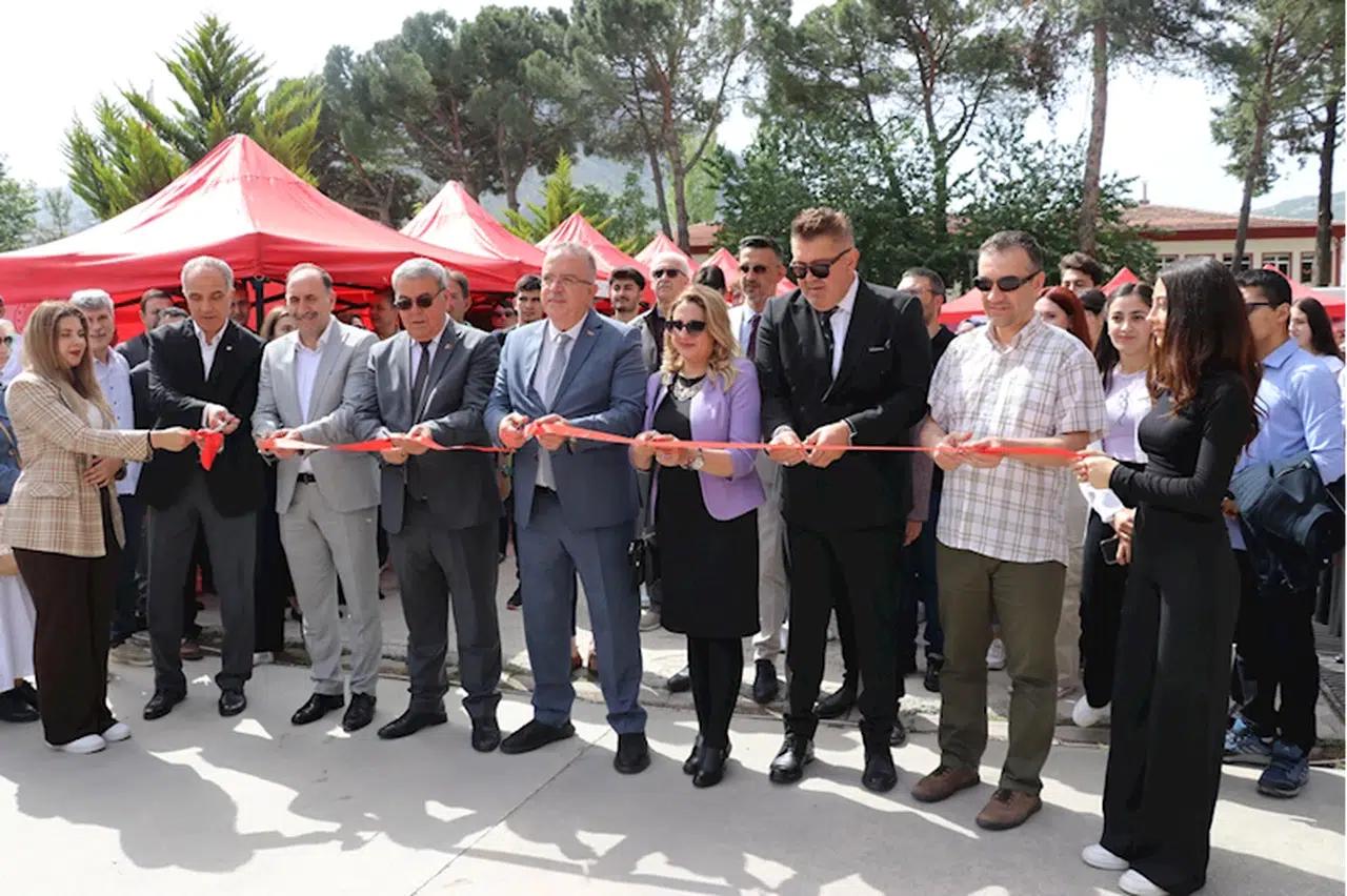 Amasya'da Üniversite Tanıtım Fuarı düzenlendi