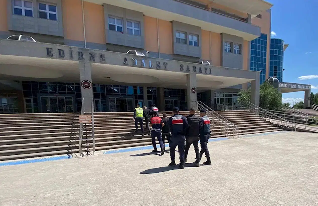 Yunanistan'a kaçmak isteyen 12 terör şüphelisi yakalandı