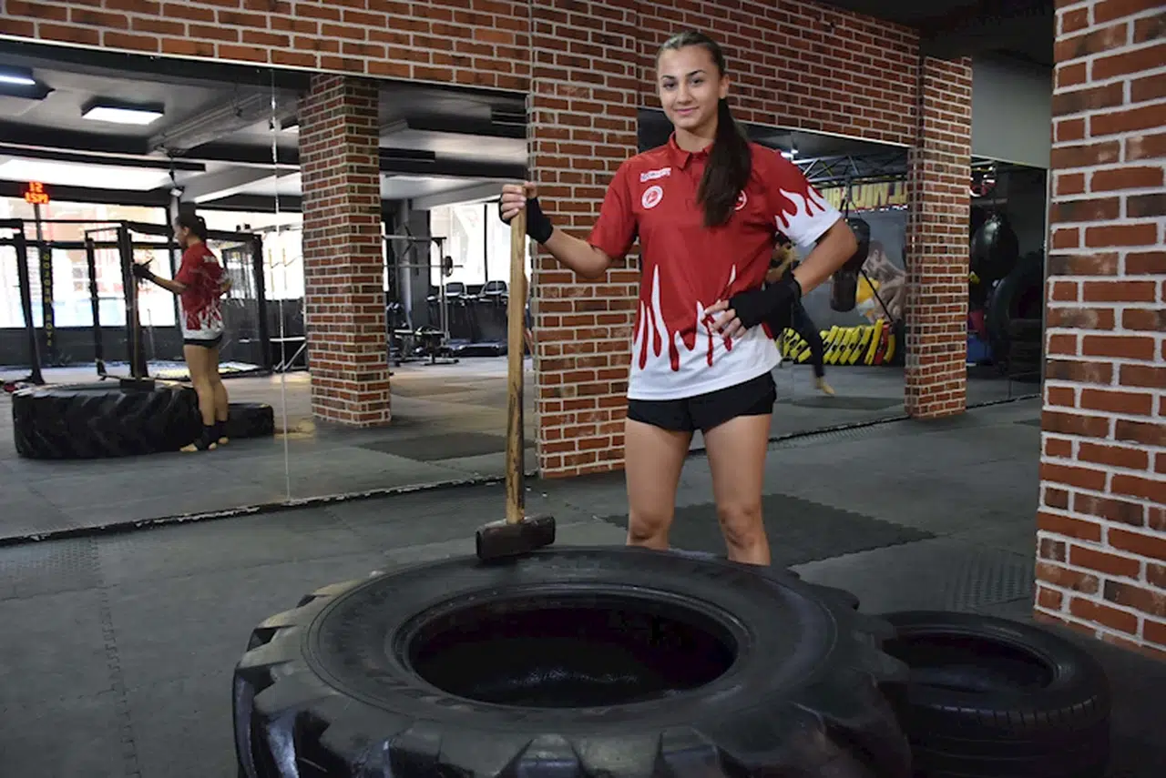  Kick boksçu Elif'ten dünya şampiyonluğu