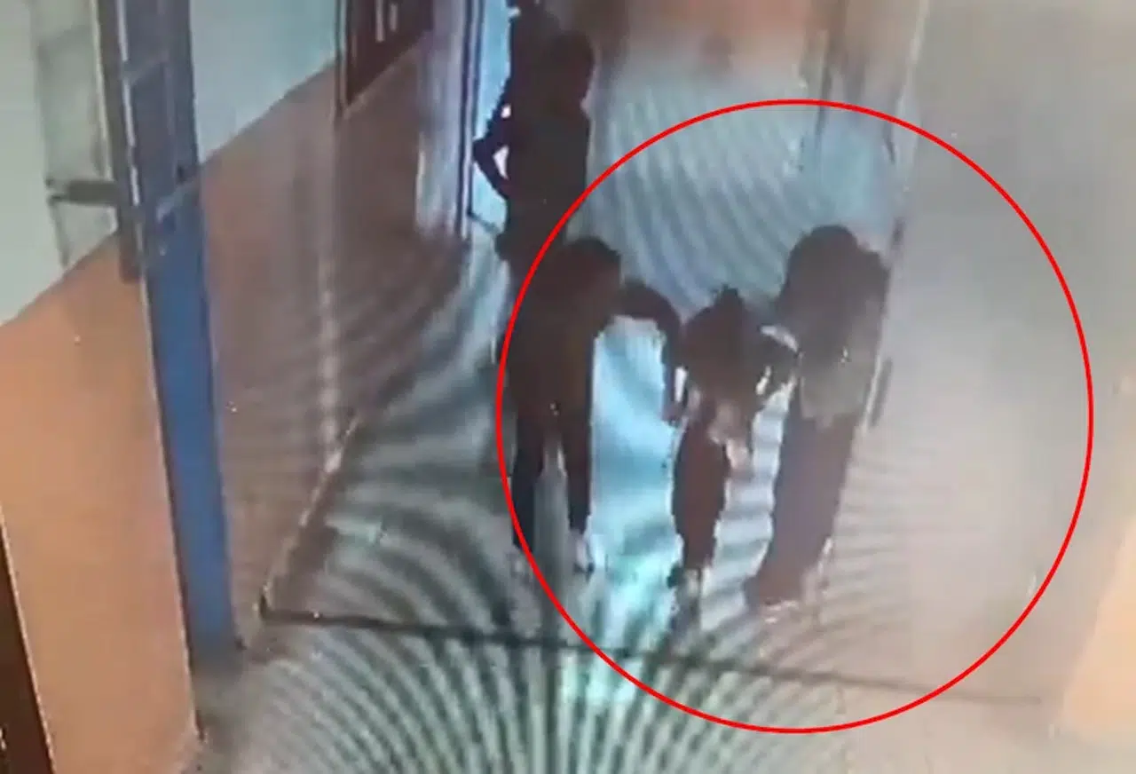 Nefes borusuna leblebi kaçan öğrencisini 'Heimlich' manevrasıyla kurtardı