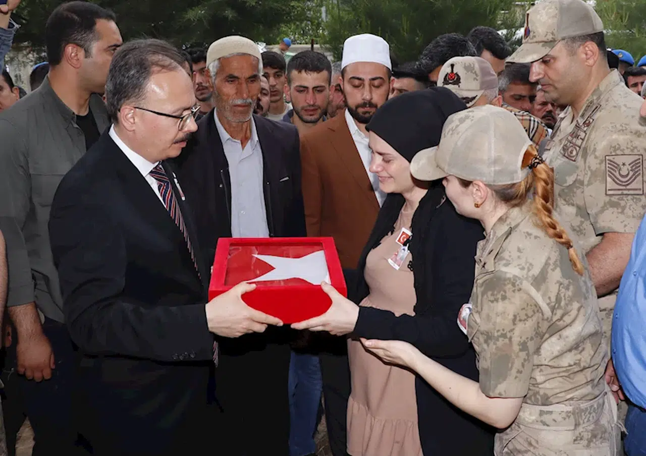 Şehidin cenazesi memleketi Eruh'ta; bu hafta ikinci kez baba olacaktı /Ek fotoğraf