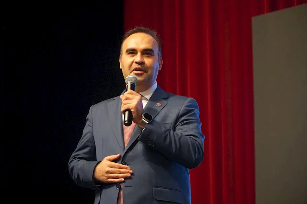 Bakan Kacır: Uluslararası Uzay Limanı'nı inşallah inşa edeceğiz (2)