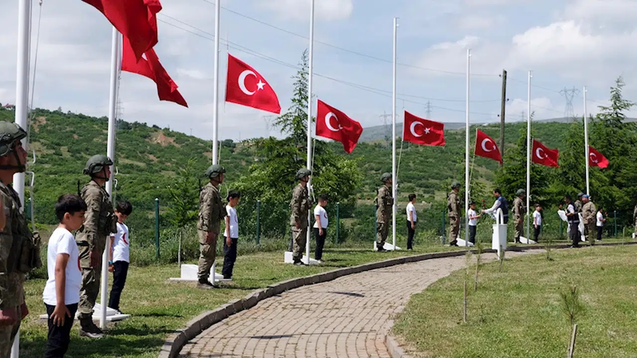 Bingöl'de 31 yıl önce şehit edilen 33 asker törenle anıldı