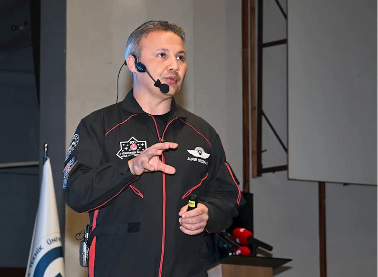 Türkiye'nin ilk astronotu Gezeravcı, Trabzon'da gençlerle buluştu: