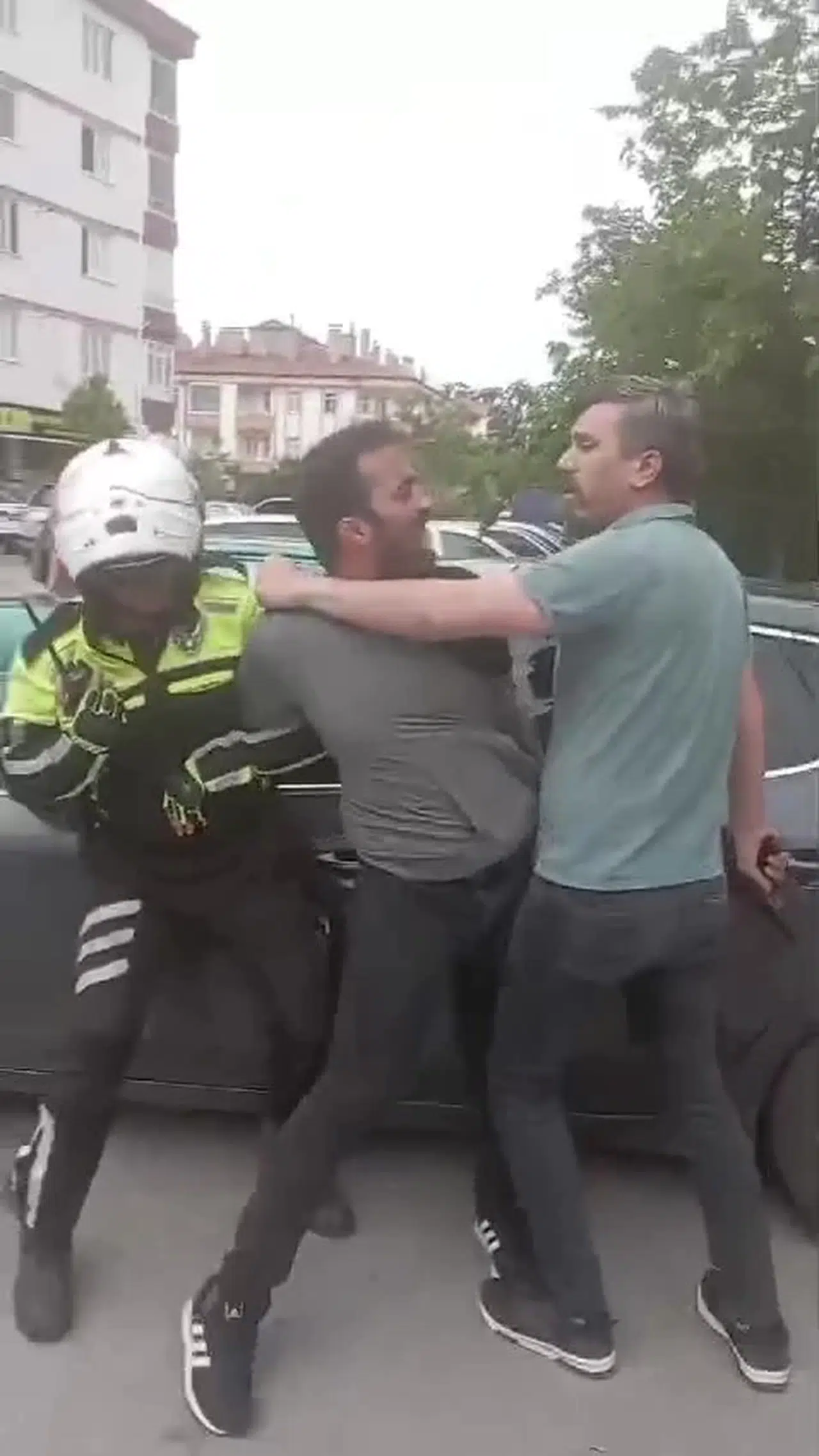 2 kişiyi pompalı tüfekle yaralayan eski sevgili, 'Seni öldürmeye geliyorum' demiş 