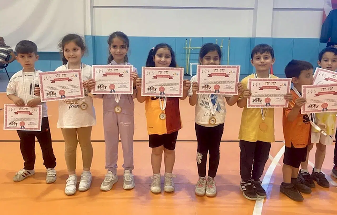 Ayancık'ta Çocuk Oyunları Şenliği düzenlendi