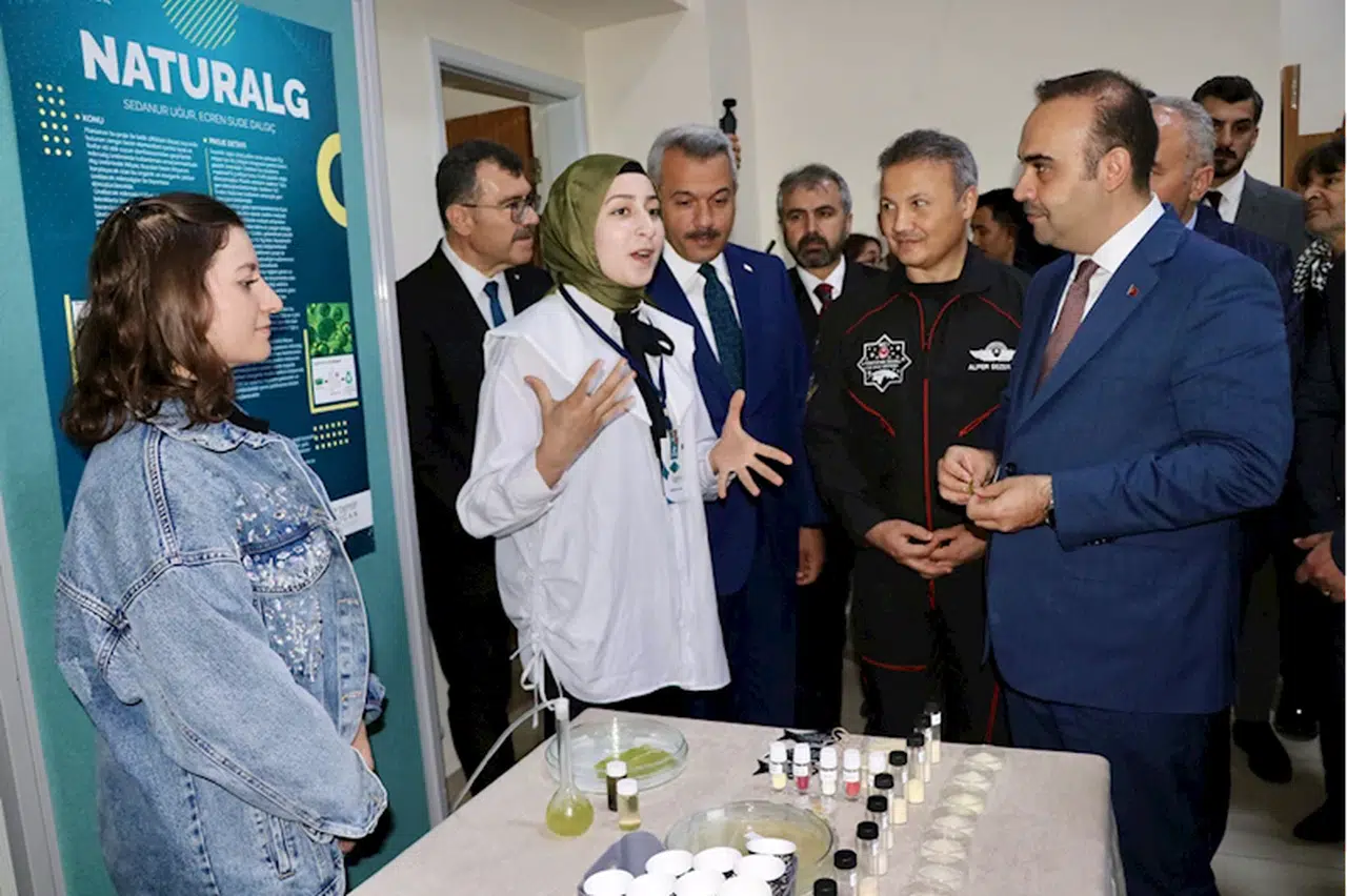 Sanayi ve Teknoloji Bakanı Kacır, Rize'de "Gençlik Buluşması"nda konuştu: