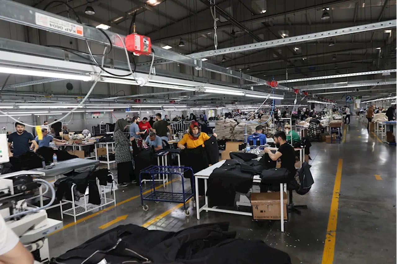 Tokat Belediye Başkanı Yazıcıoğlu, tekstil fabrikasını ziyaret etti