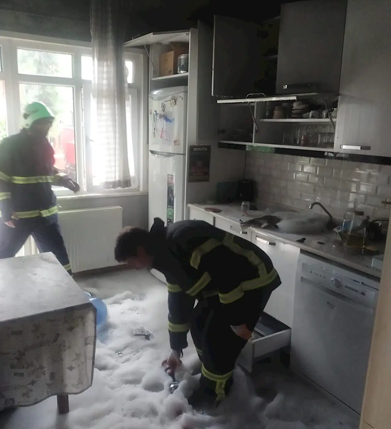 Merzifon'da bir evin mutfağında çıkan yangın söndürüldü