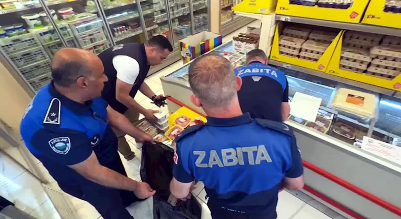 İstanbul- Avcılar'da marketlerde son kullanma tarihi geçen gıda ürünleri toplatıldı