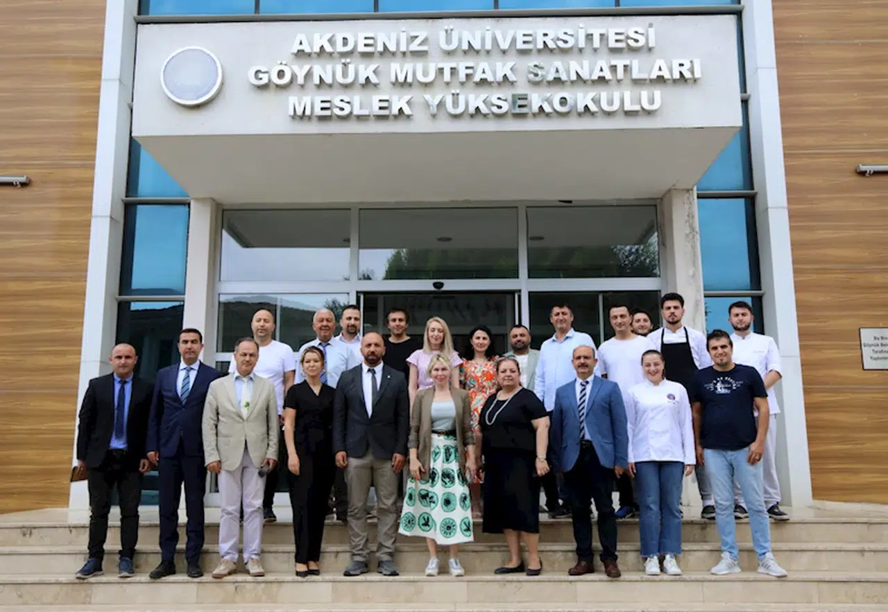 Rektör Özkan, Kemer ve Göynük'ü ziyaret etti