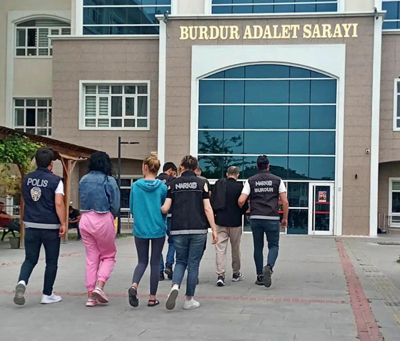 Uyuşturucu operasyonuna 4 tutuklama