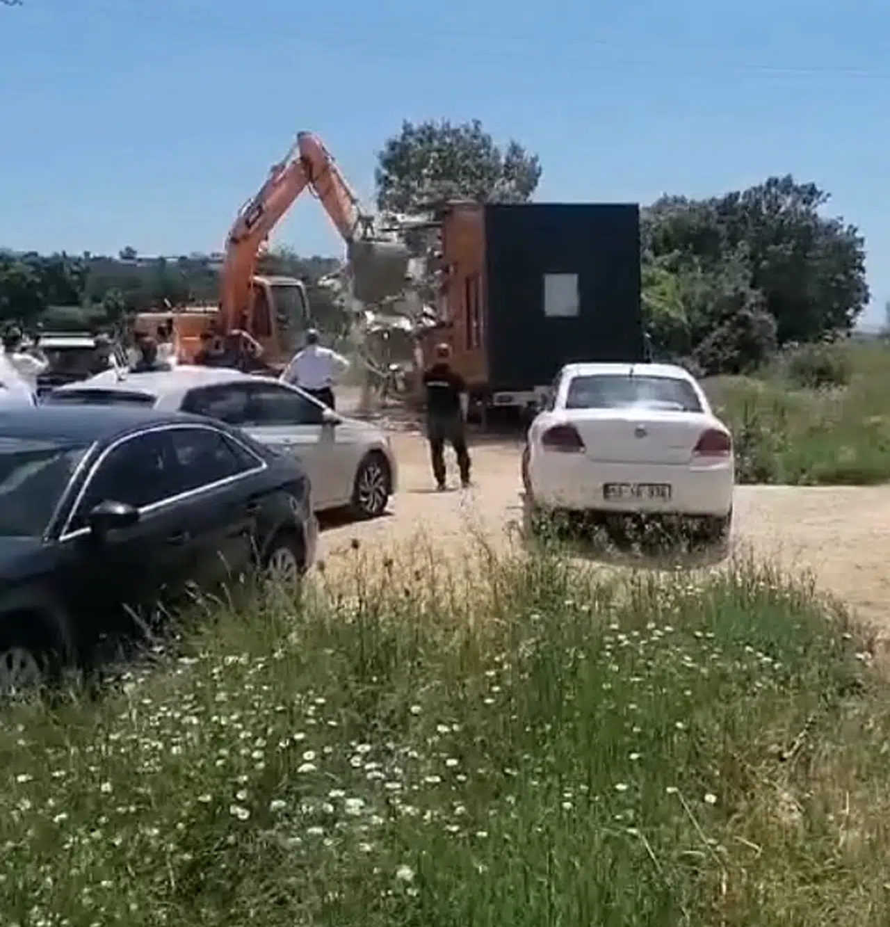 Edirne'de 'Tiny House' yıkımında arbede; gözaltılar var (2)