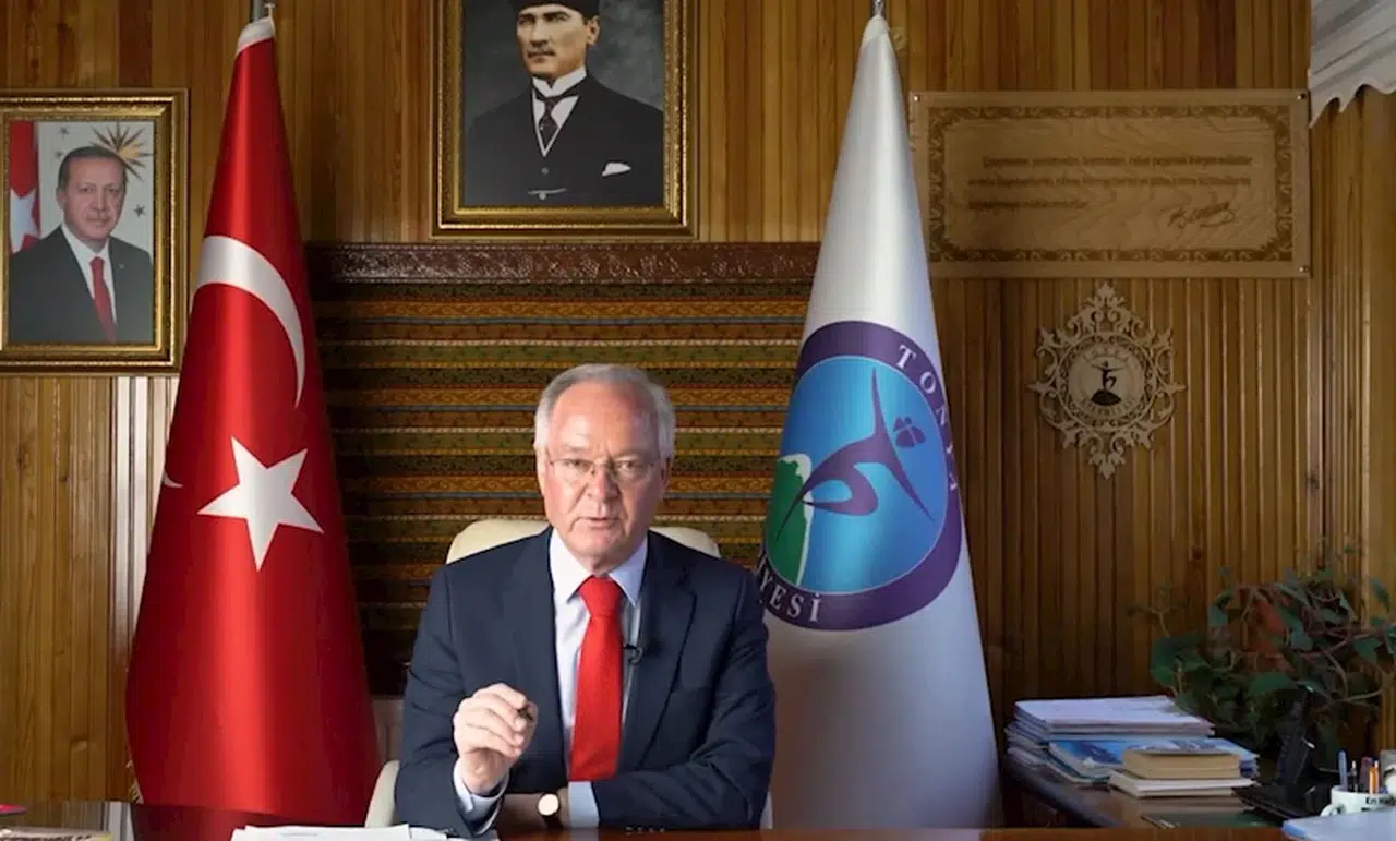 Makamında saldırıya uğrayan Başkan Beşel: Kafa atıp, elini silaha uzattı