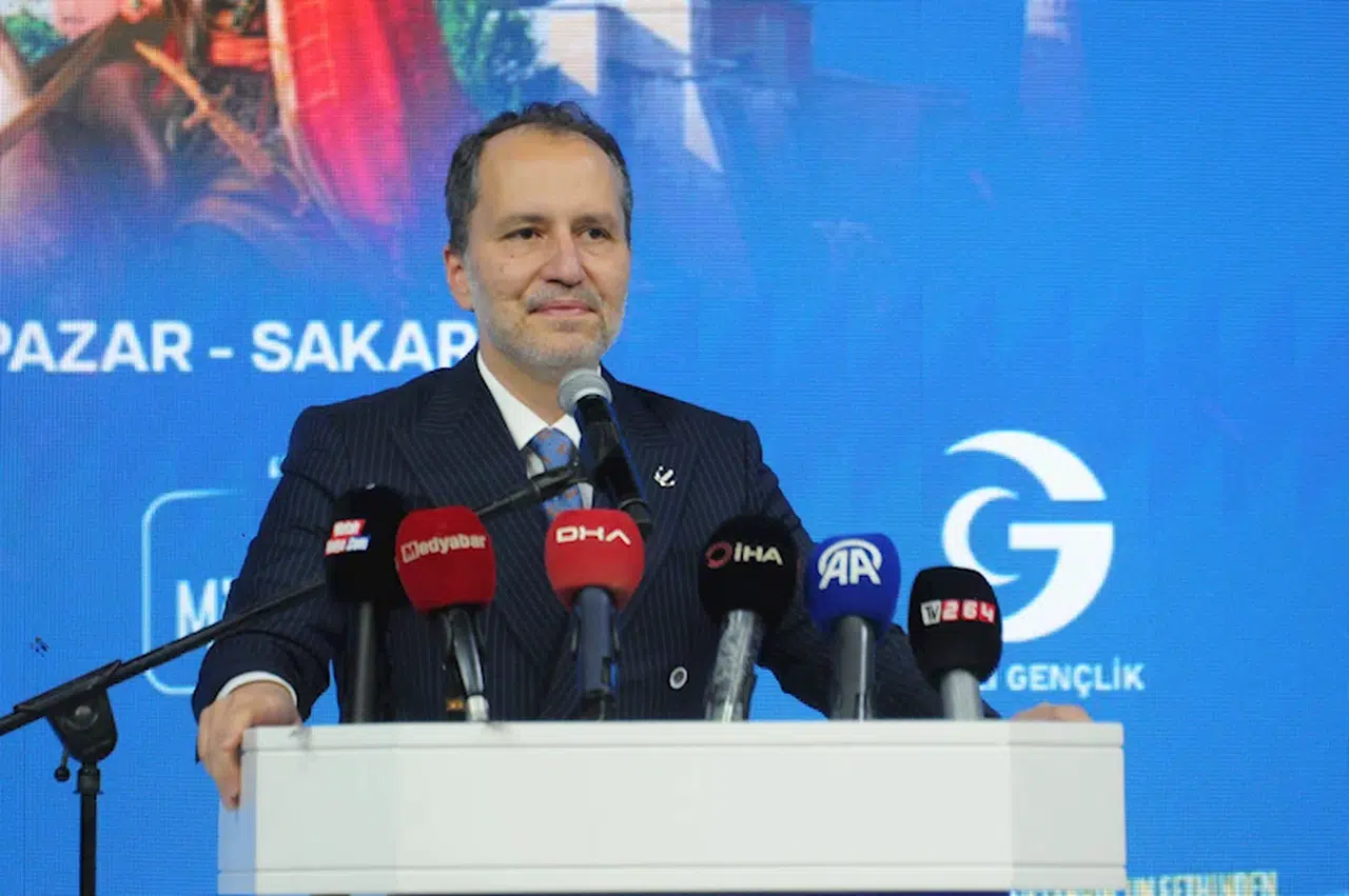 Erbakan: Cuma hutbesinde İslam birliğinin kurulduğunu ilan etme hedefimizi bir kez daha bütün dünyaya ilan ediyoruz