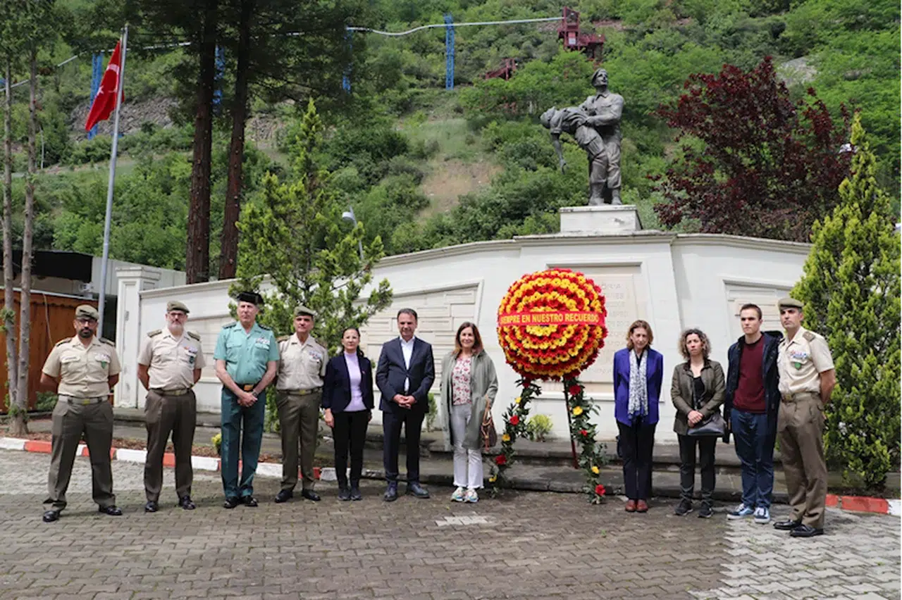Trabzon'da 21 yıl önce meydana gelen uçak kazasında ölenler anıldı