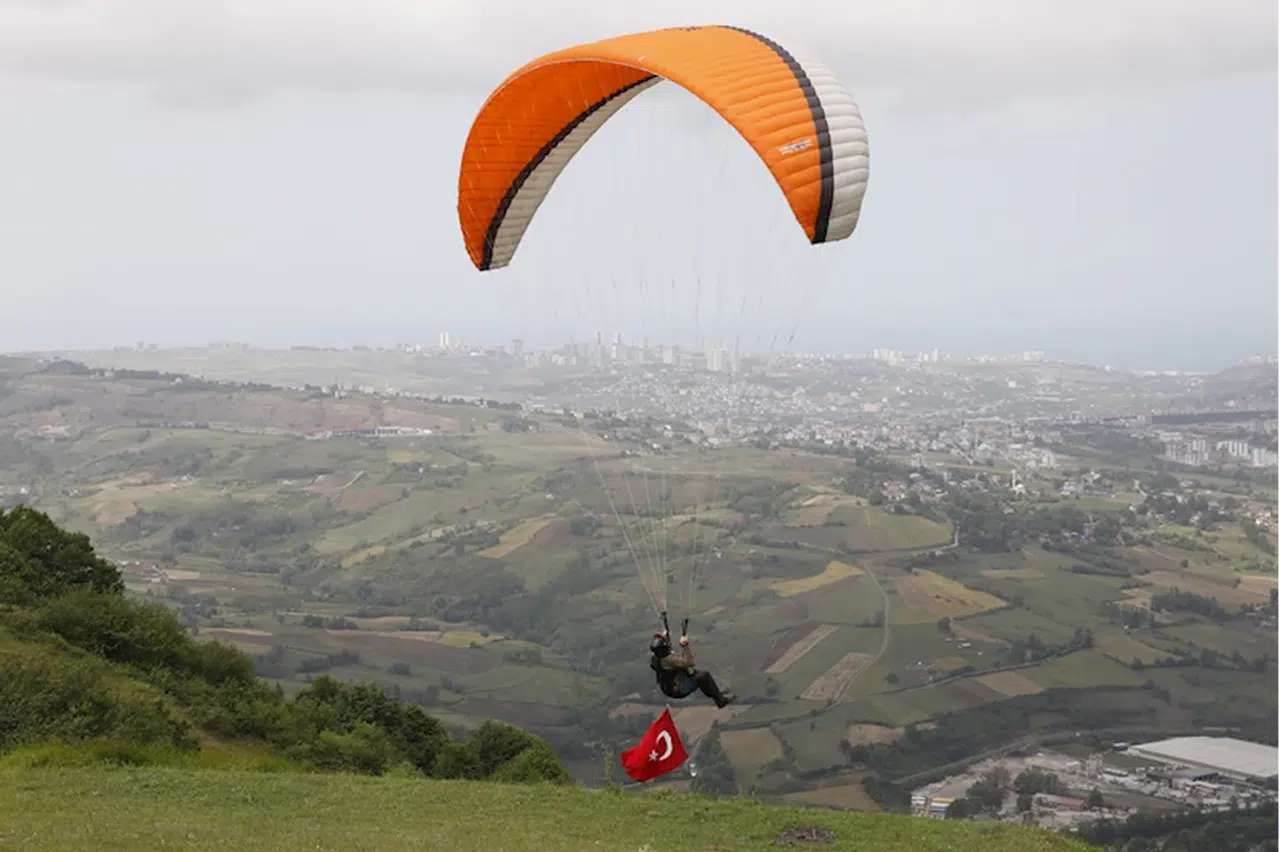 Samsun'da yamaç paraşütü etkinliği