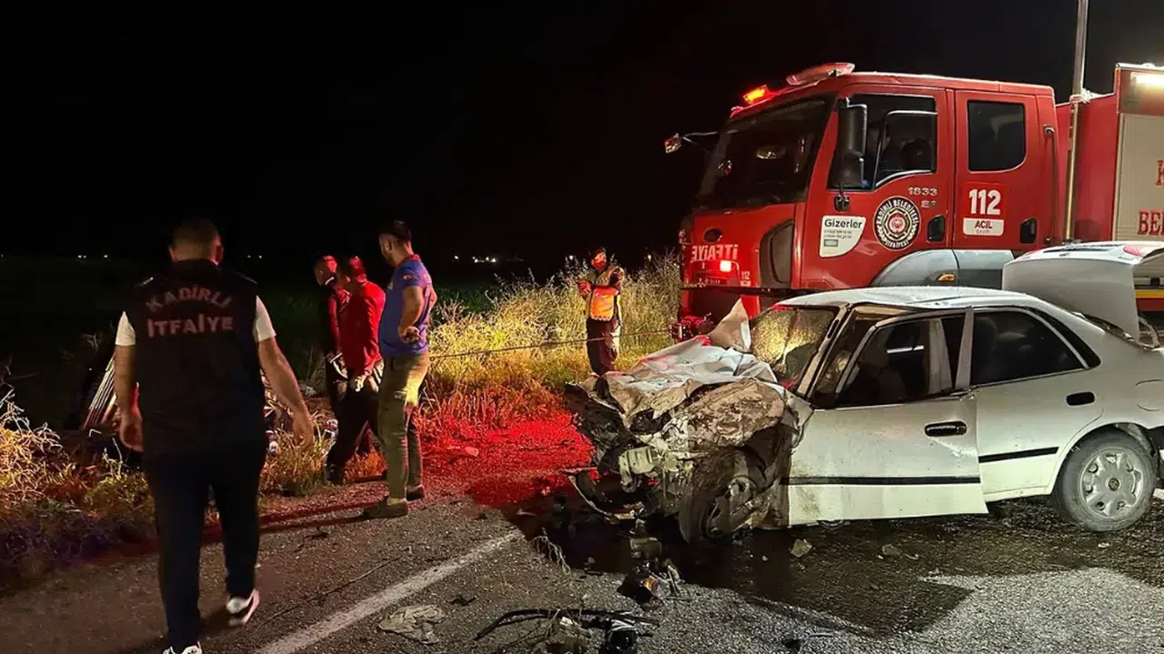 Osmaniye'de 2 otomobil çarpıştı: 2 can kaybı, 2 yaralı