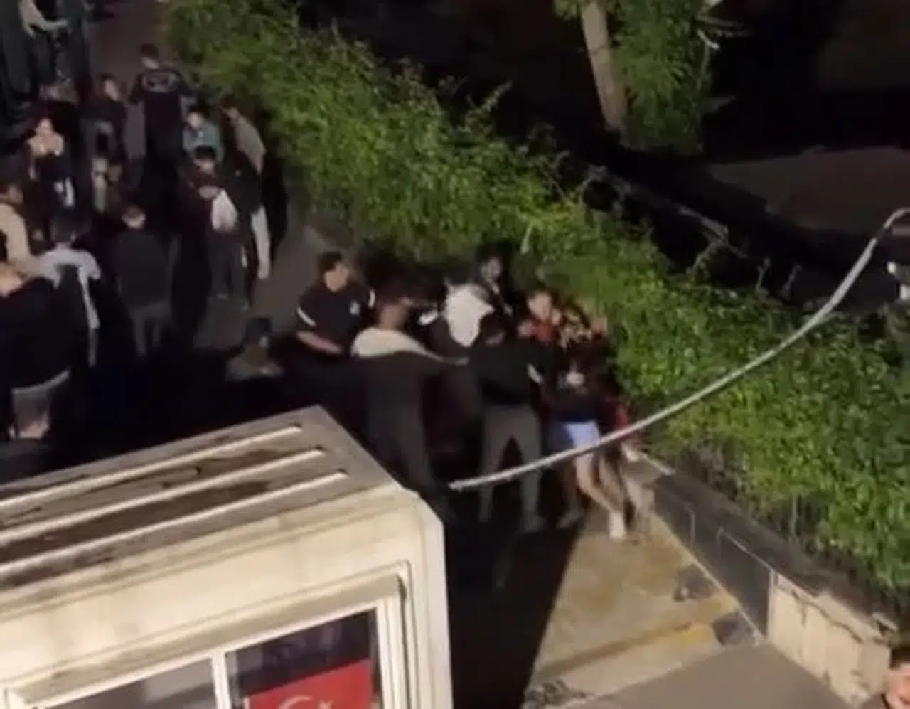 İstanbul - Beyoğlu'nda kadınlar arasında yumruklu kavga