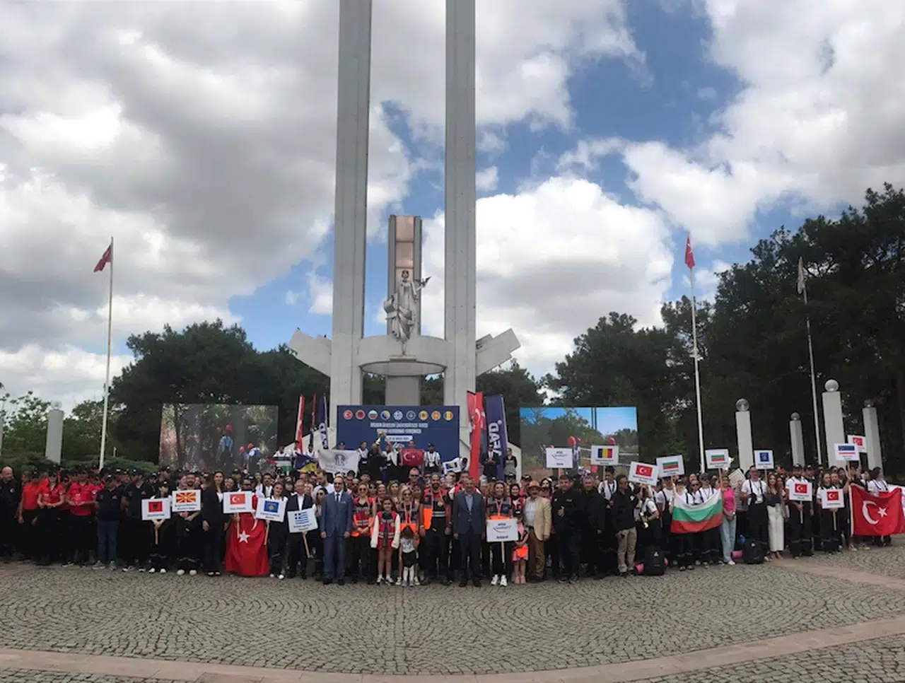 Üniversiteler arası Arama-Kurtarma Yarışması'nda dereceye girenlere ödülleri verildi
