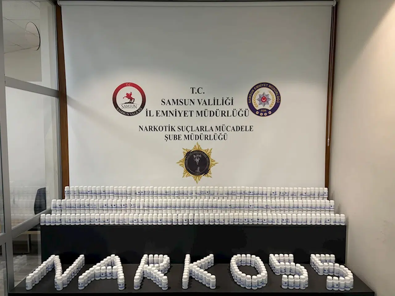 Samsun'da uyuşturucu operasyonunda 35 bin sentetik ecza ele geçirildi