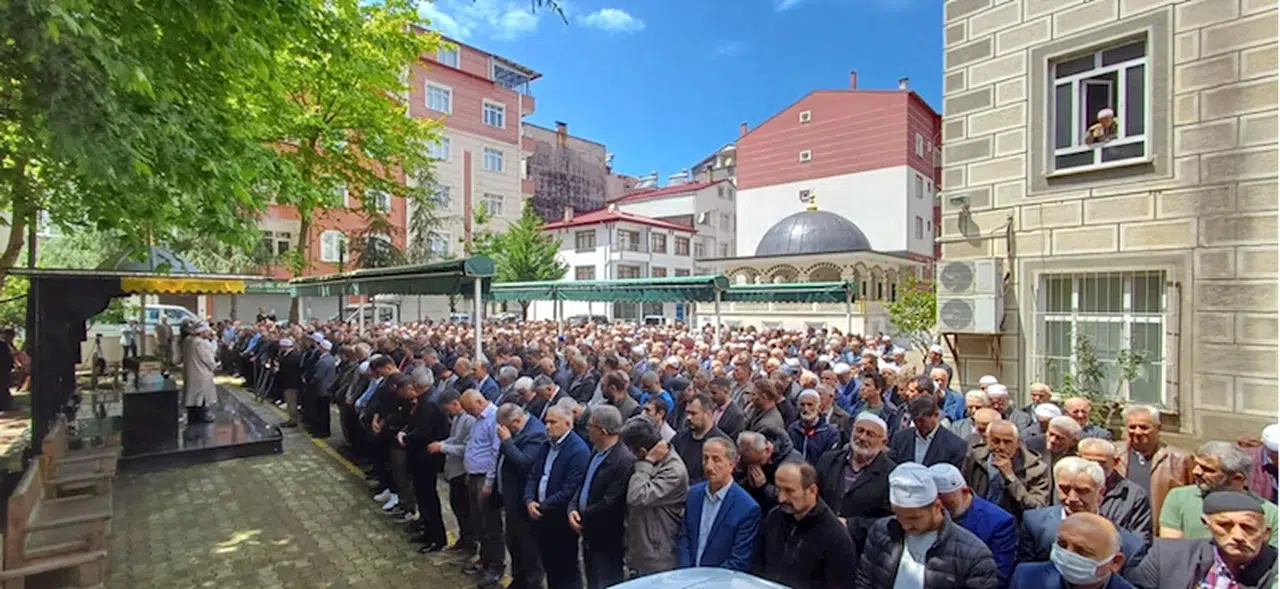 Hayatını kaybeden Pazar Müftüsü Recep Şahan, son yolculuğuna uğurlandı