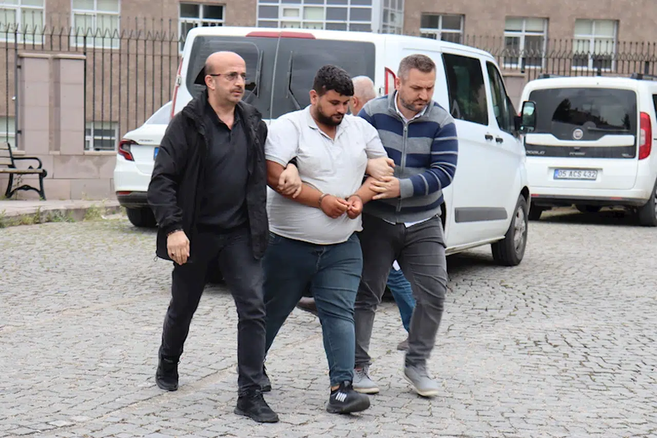 Kendisini istihbaratçı olarak tanıtıp, Iraklı ailenin 2 milyon 278 bin TL'sini dolandırdı