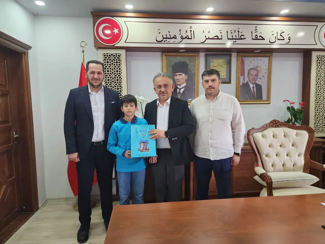 Bayburt'ta Bir Genç, 7 Ayda Hafızlık Unvanını Kazandı