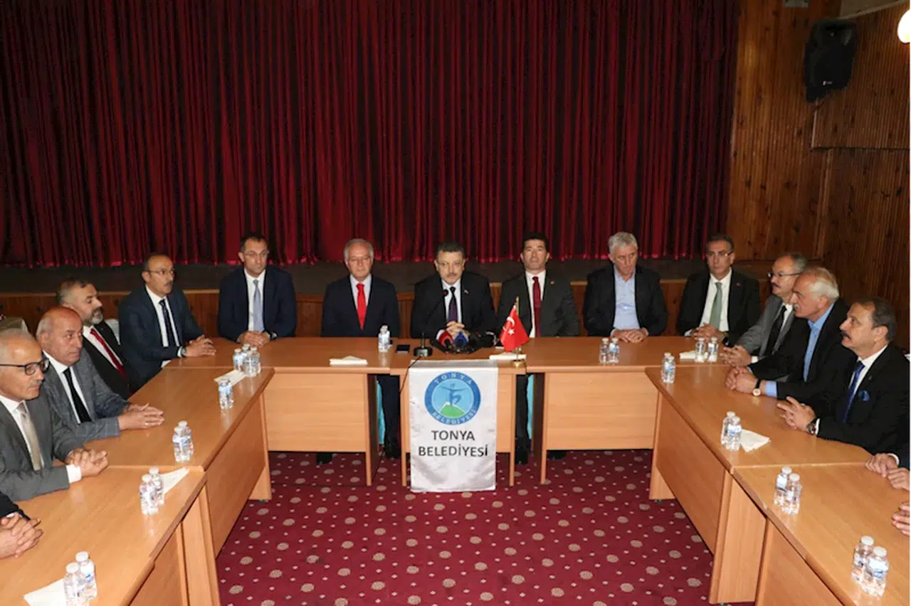 Trabzon'da belediye başkanlarından Tonya Belediye Başkanı Beşel'e destek ziyareti