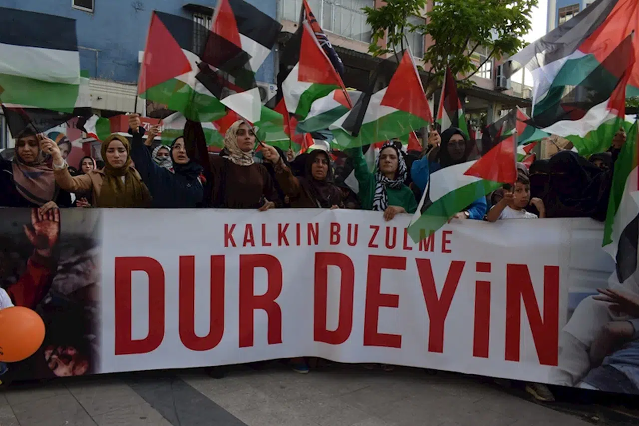 İsrail'in Refah'a düzenlediği saldırı Batman'da protesto edildi