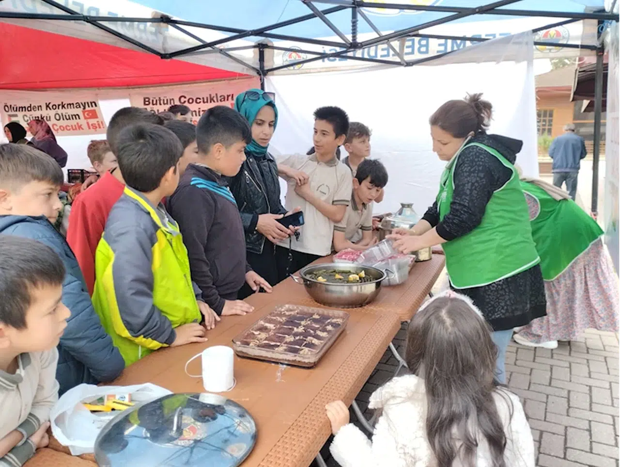 Terme'de Gazze yararına kermes düzenlendi