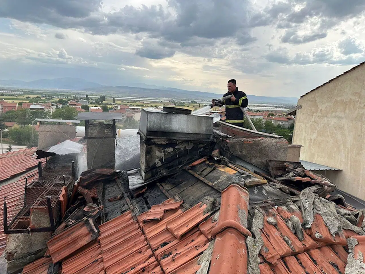 Baca yangını büyümeden söndürüldü